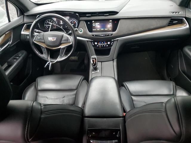  CADILLAC XT5 2018 Серебристый