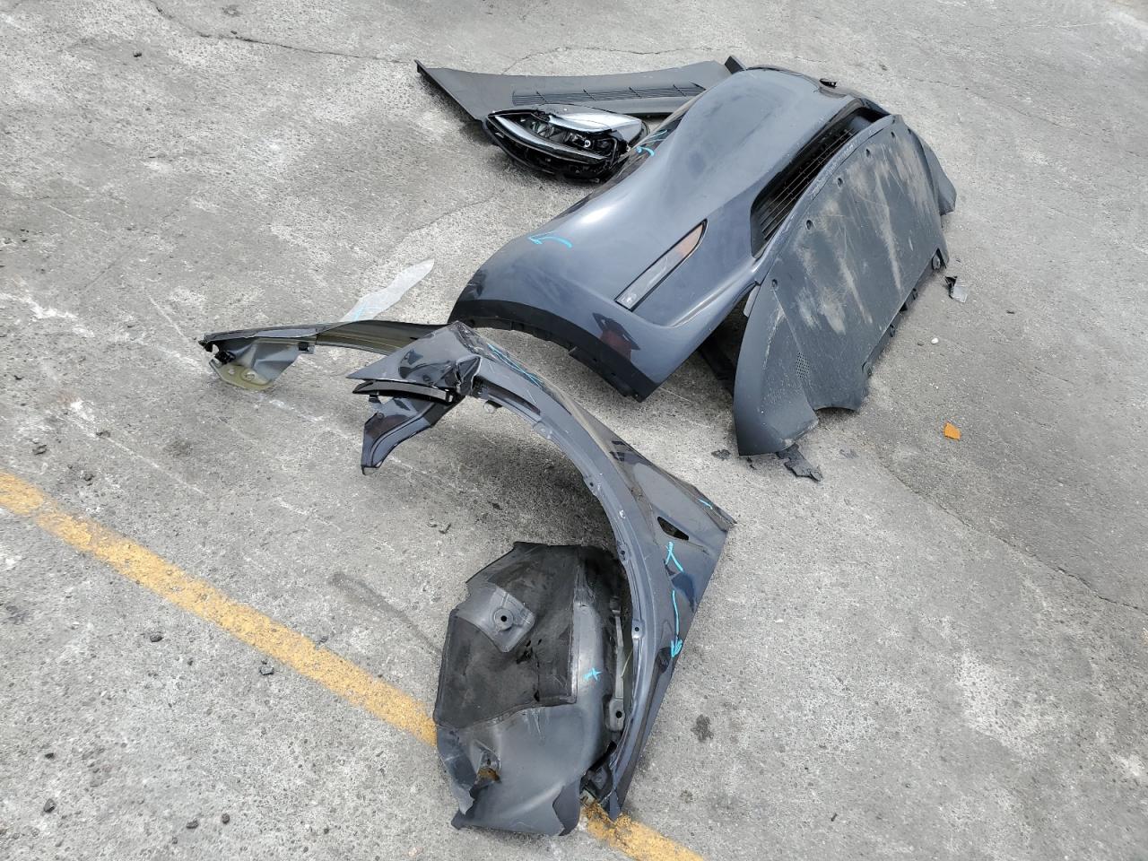 2024 Tesla Model Y VIN: 7SAYGDEEXRF180874 Lot: 70837325