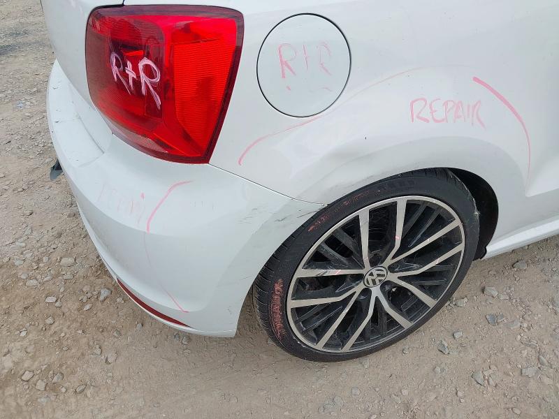 2015 VOLKSWAGEN POLO SE
