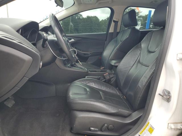 Sedans FORD FOCUS 2015 White