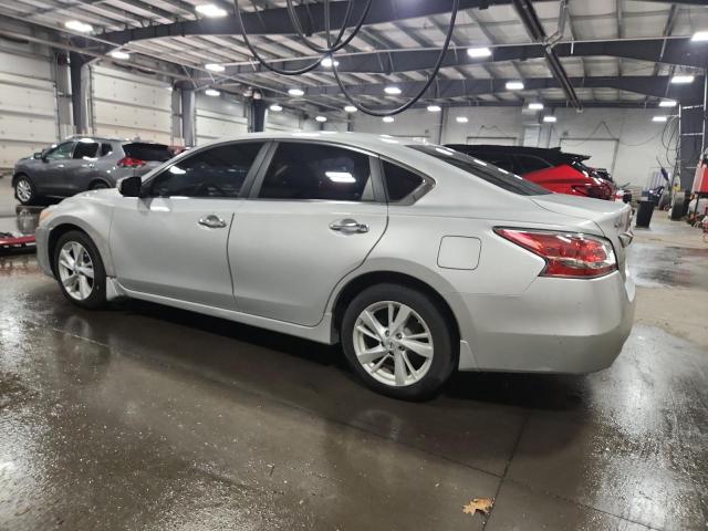 Sedans NISSAN ALTIMA 2015 Srebrny