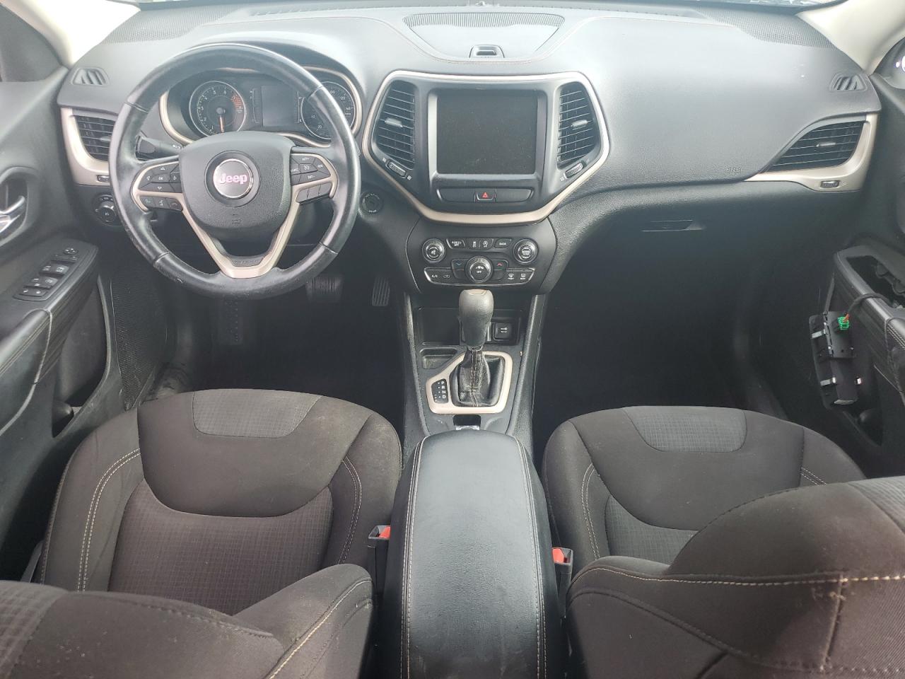 2017 Jeep Cherokee Latitude VIN: 1C4PJLCS0HW517043 Lot: 68886455