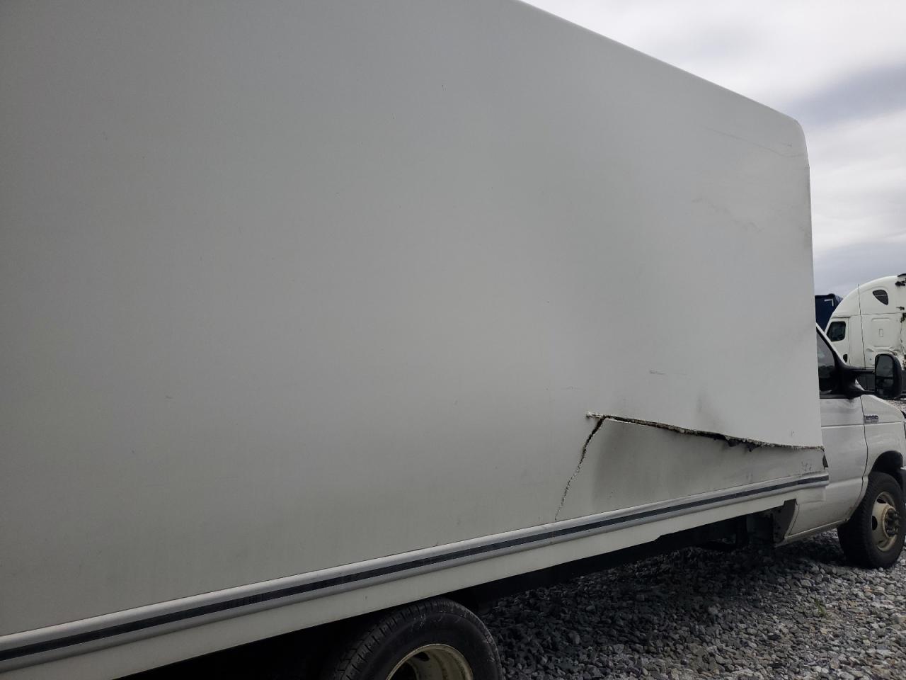 2019 Ford Econoline - Box Truck VIN: 1FDWE3FS1KDC38422 Lot: 86341195