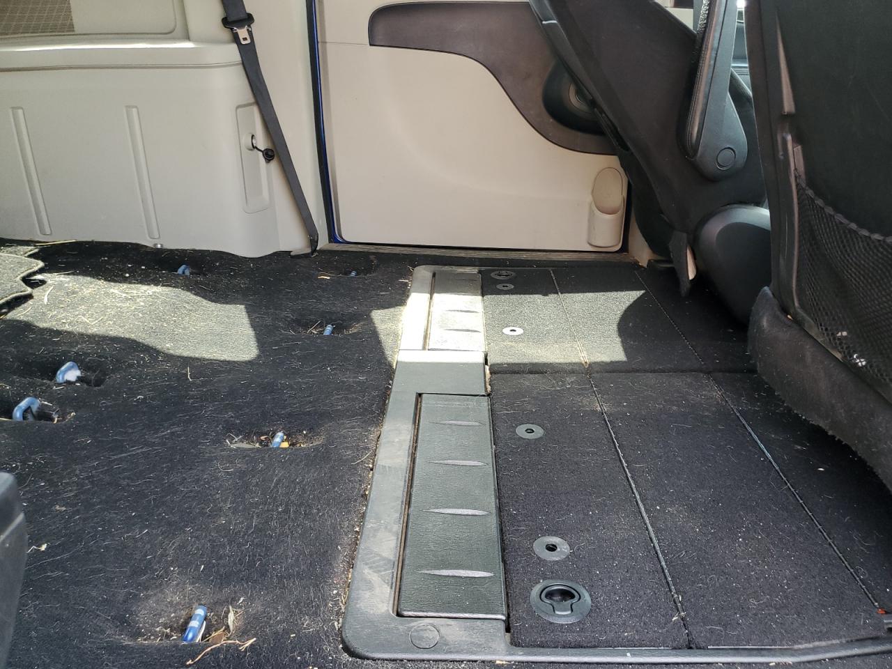 2013 Dodge Grand Caravan Sxt VIN: 2C4RDGCG6DR817630 Lot: 70653035