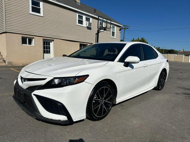  TOYOTA CAMRY 2022 Белы
