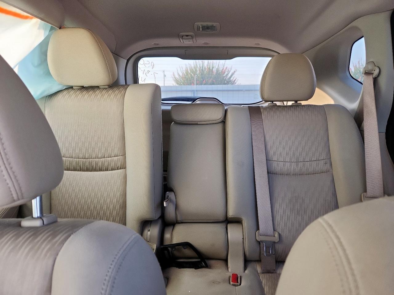 2017 Nissan Rogue S VIN: JN8AT2MT4HW397589 Lot: 68106455