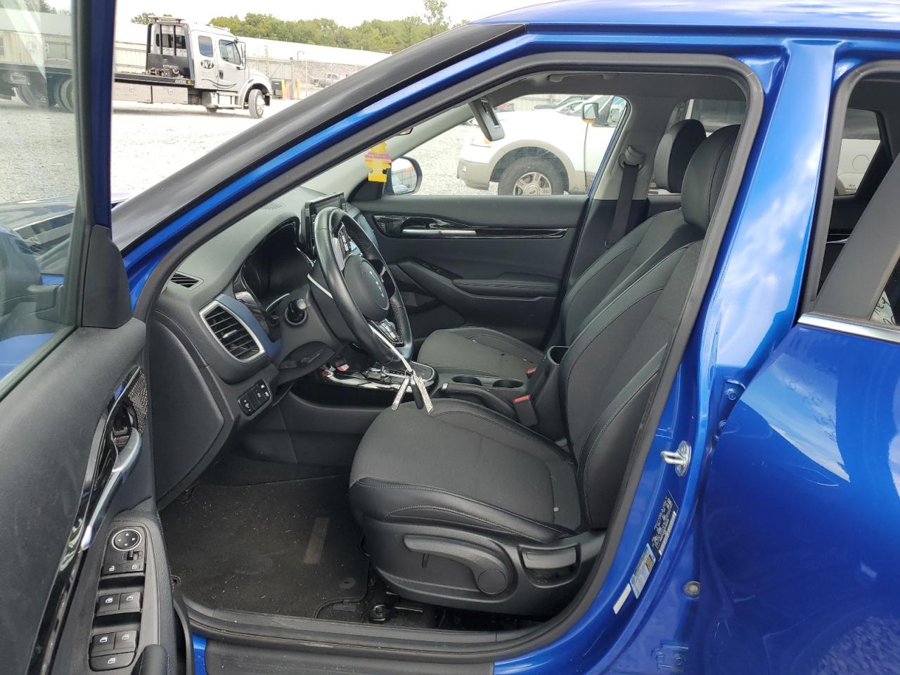 2023 Kia Seltos S VIN: KNDEU2AAXP7453833 Lot: 68153675