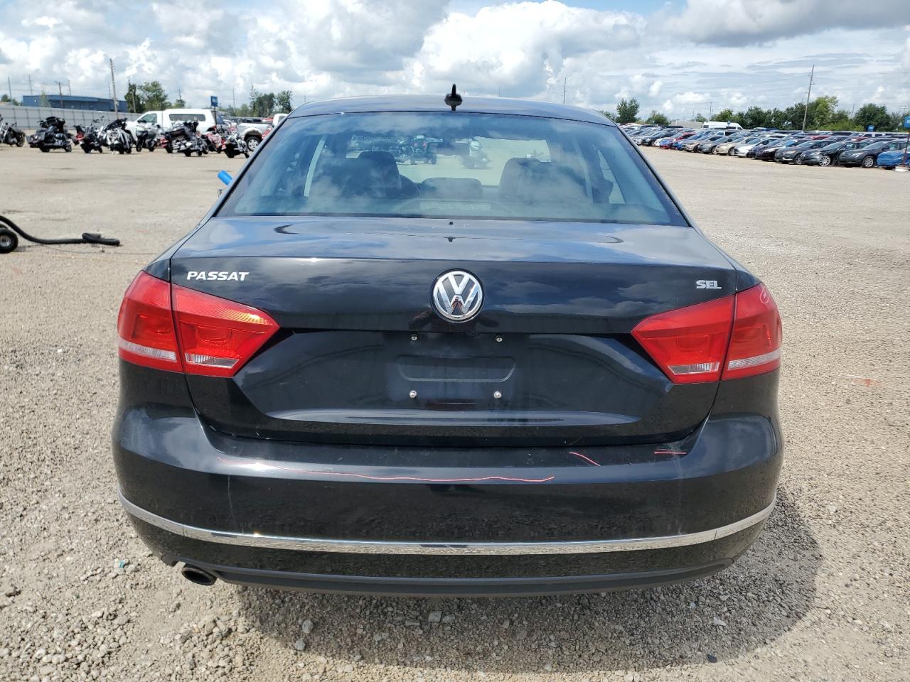 2013 Volkswagen Passat Sel VIN: 1VWCP7A32DC073706 Lot: 69902485