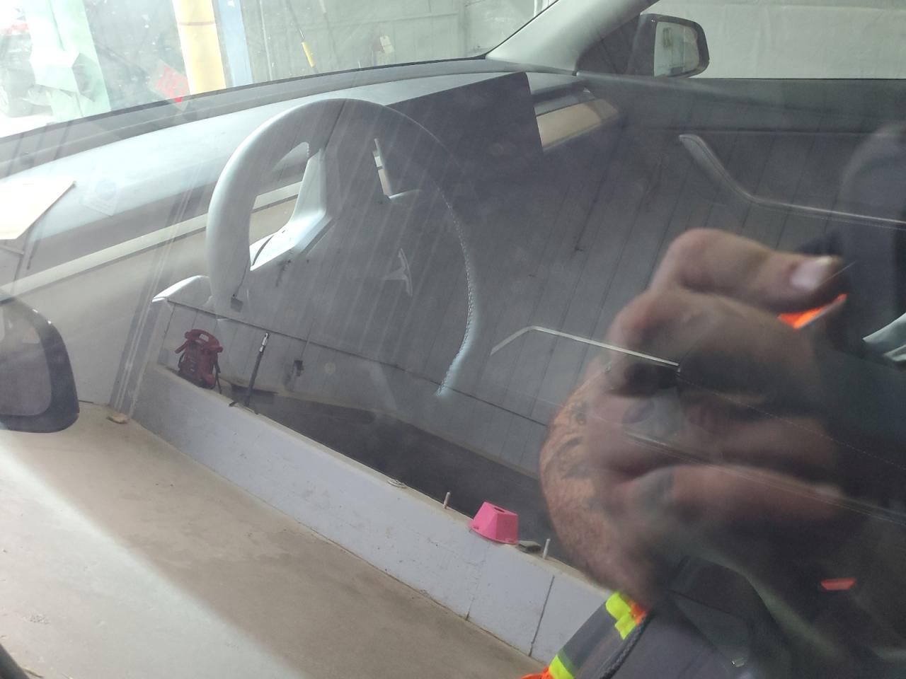 2022 Tesla Model Y VIN: 7SAYGAEE6NF323926 Lot: 67656215