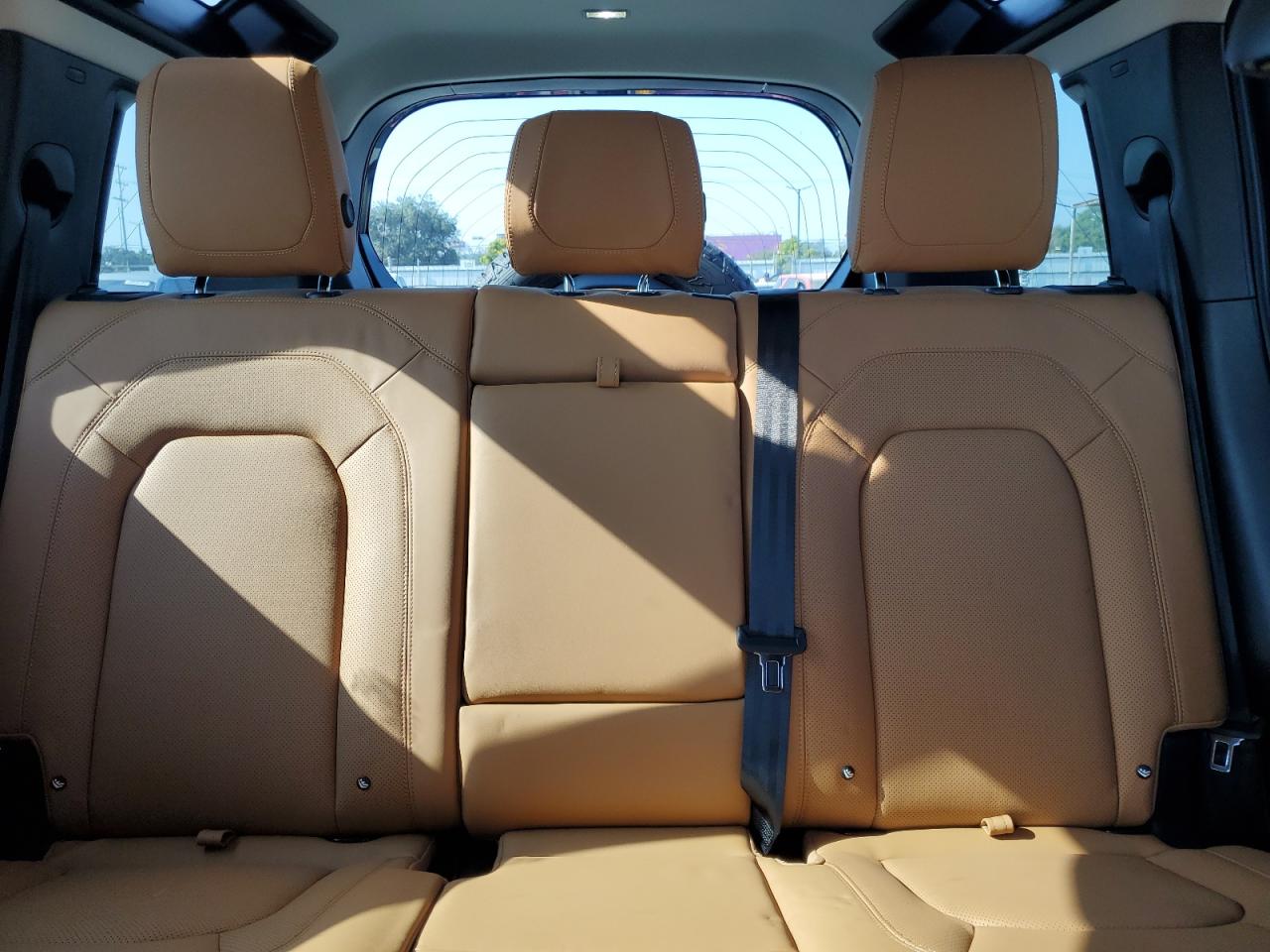 2024 Land Rover Defender 110 S VIN: SALEJ7EX8R2348916 Lot: 68785795