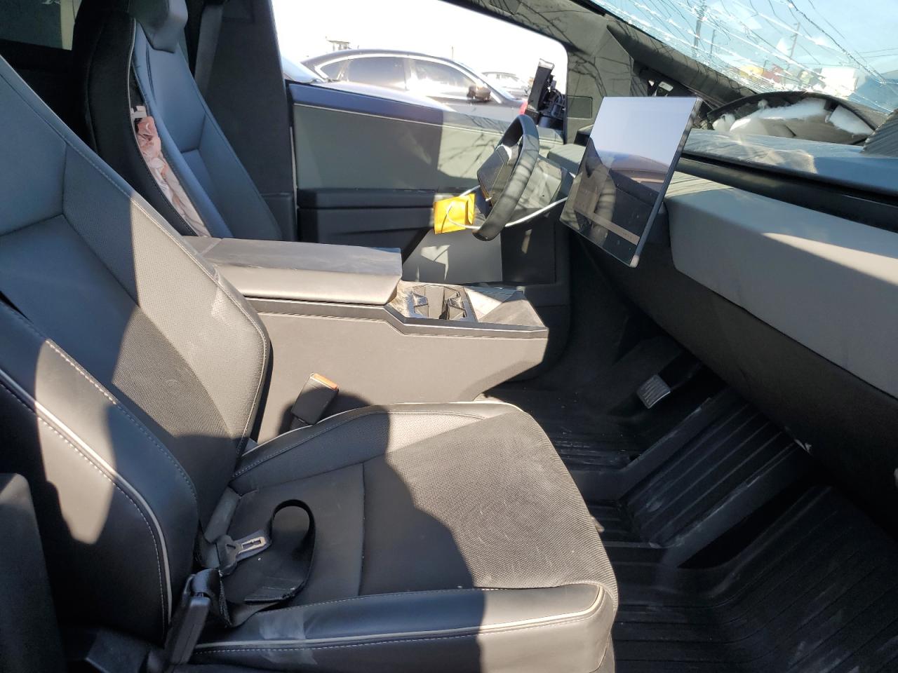 2025 Tesla Cybertruck VIN: 7G2CEHED2SA064256 Lot: 69404865