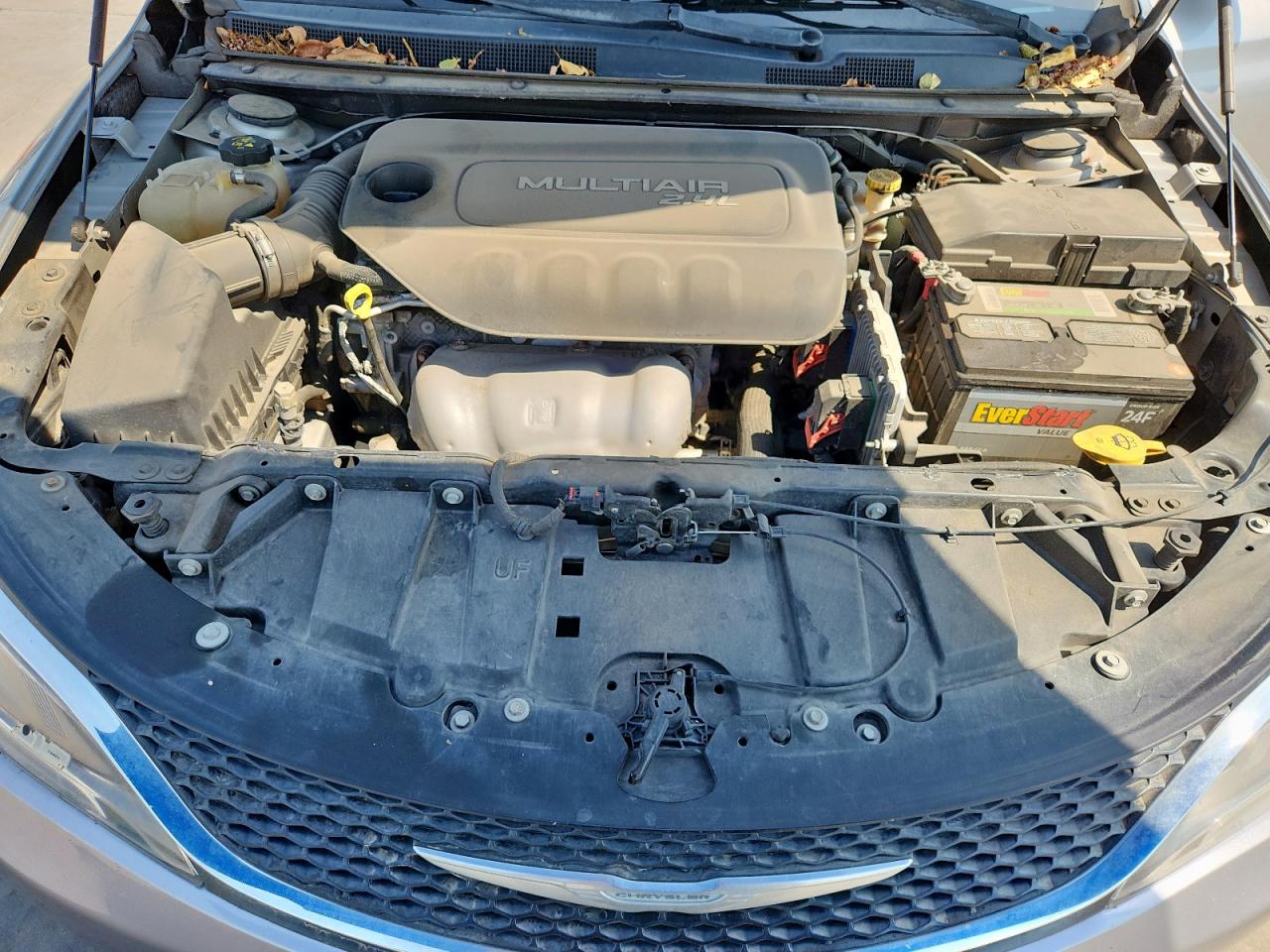 2015 Chrysler 200 Limited VIN: 1C3CCCAB6FN642843 Lot: 69626755