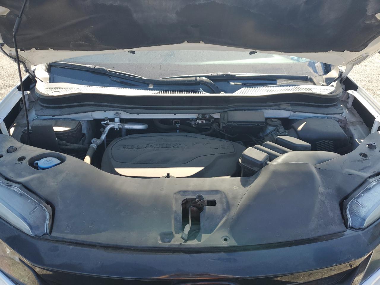 2021 Honda Pilot Se VIN: 5FNYF5H22MB006975 Lot: 70180205