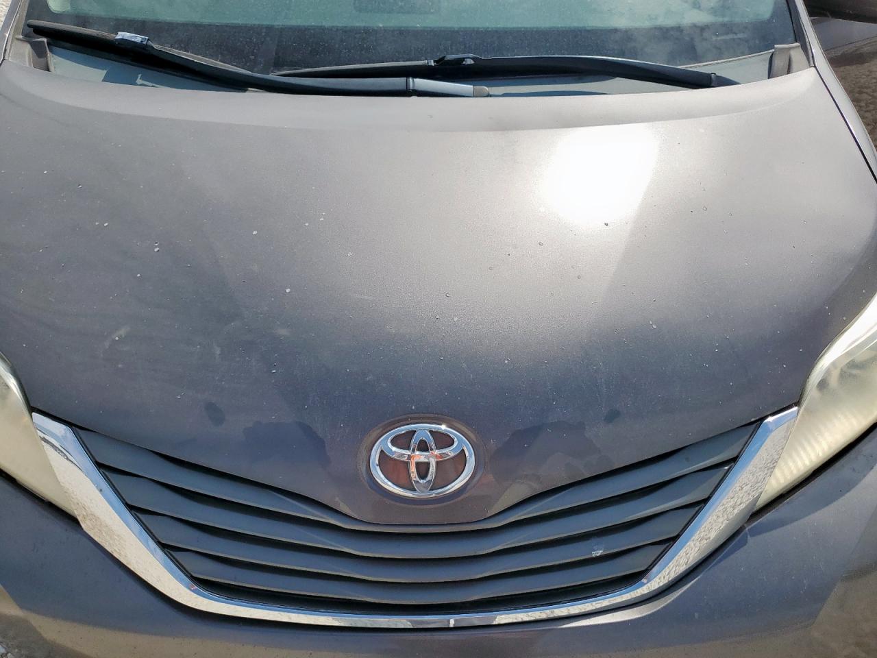 2013 Toyota Sienna Xle VIN: 5TDYK3DC2DS382554 Lot: 69782335