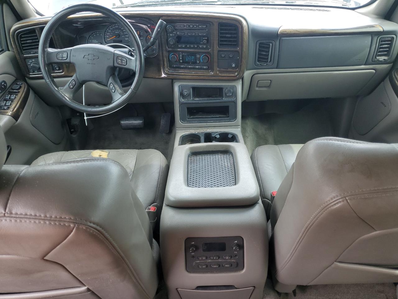 2004 Chevrolet Tahoe C1500 VIN: 1GNEC13T74R276242 Lot: 70556415