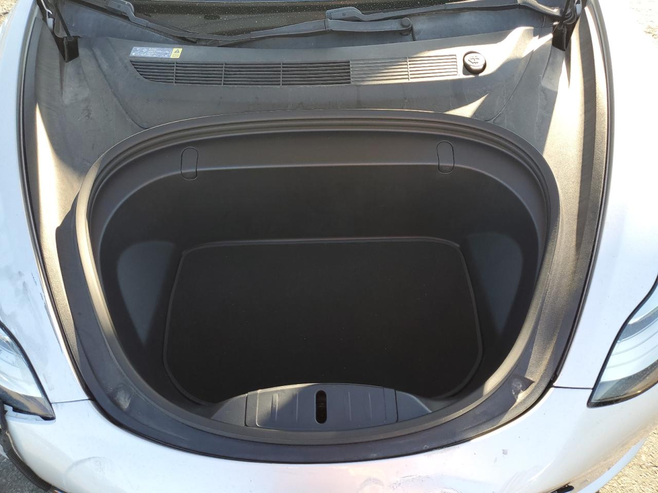 2018 Tesla Model 3 VIN: 5YJ3E1EA7JF058745 Lot: 70403115