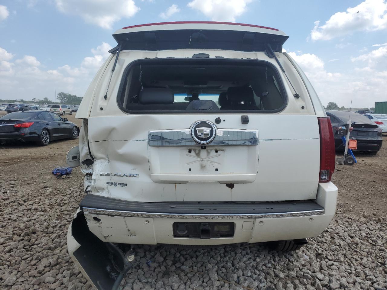 2007 Cadillac Escalade Luxury VIN: 1GYFK638X7R235059 Lot: 68639495