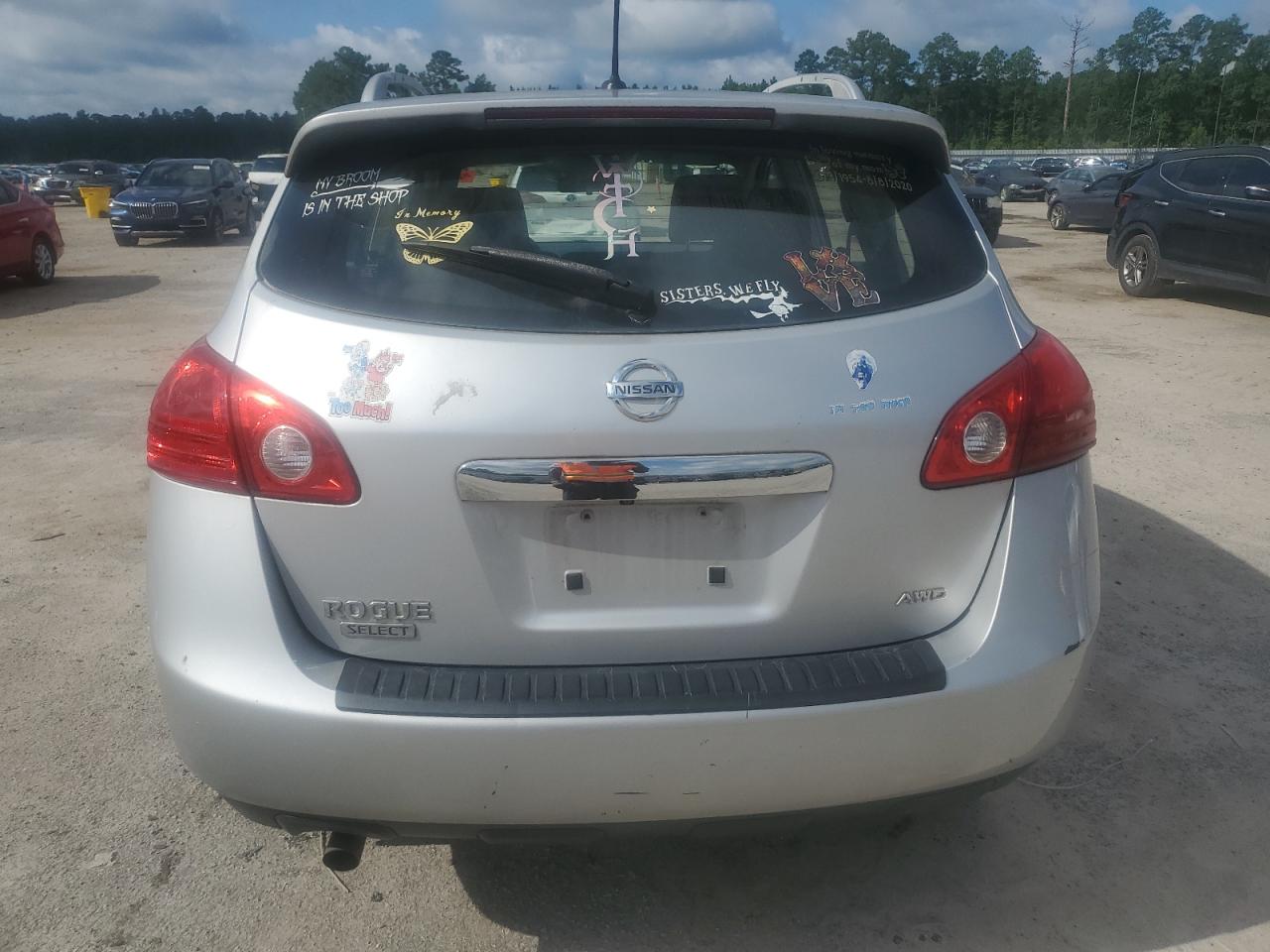 2015 Nissan Rogue Select S VIN: JN8AS5MV0FW767911 Lot: 68630705