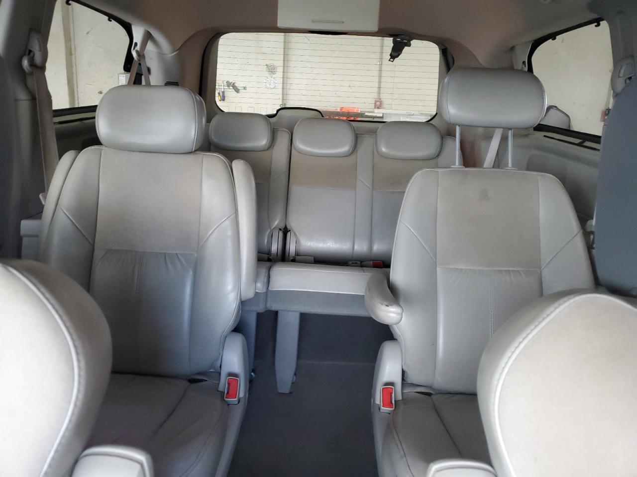 2008 Chrysler Town & Country Limited VIN: 2A8HR64X08R747515 Lot: 69852305