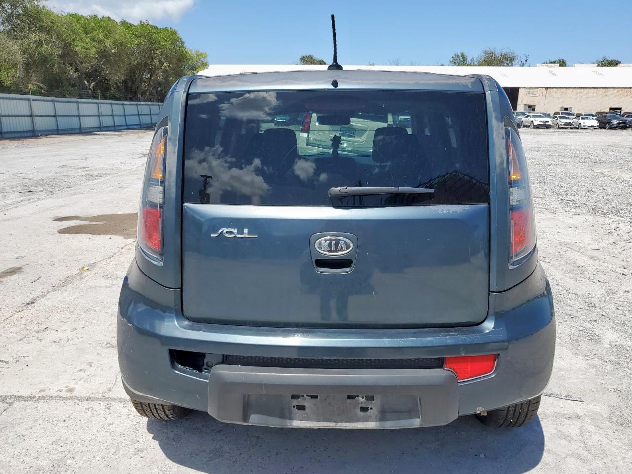 2011 Kia Soul + VIN: KNDJT2A29B7212431 Lot: 71046375