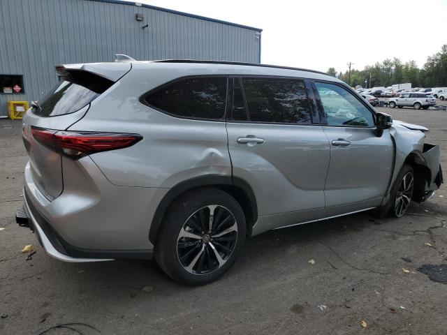  TOYOTA HIGHLANDER 2022 Серебристый