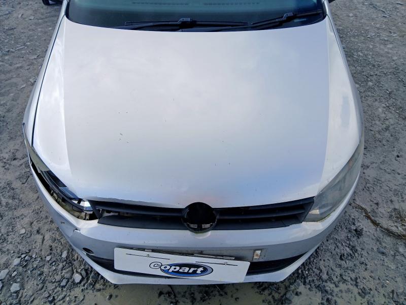 2011 VOLKSWAGEN POLO S