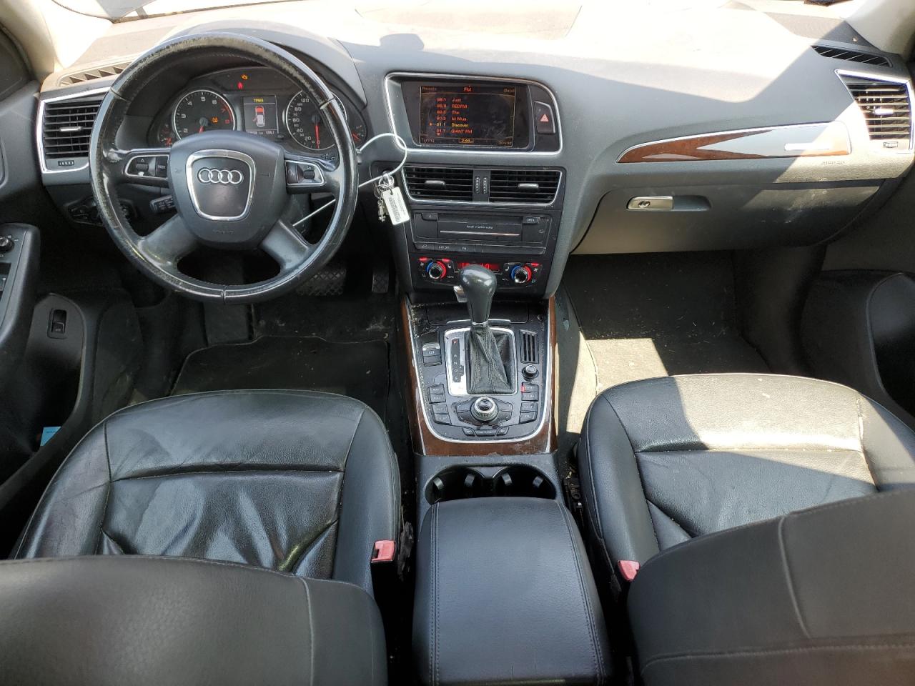 2010 Audi Q5 Premium Plus VIN: WA1LKCFP4AA011456 Lot: 68119395