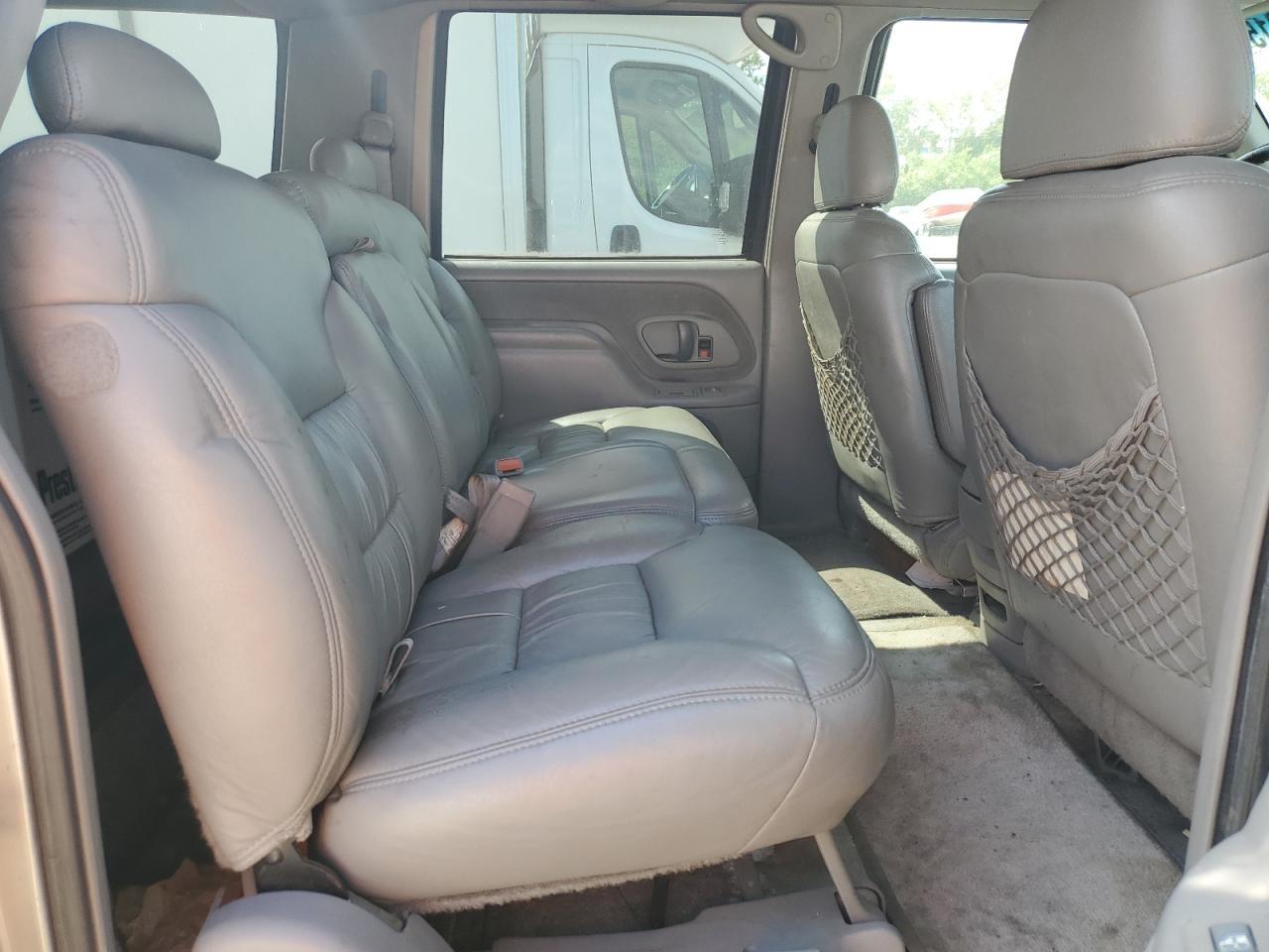 1999 GMC Suburban K2500 VIN: 3GKGK26J6XG546154 Lot: 68348215