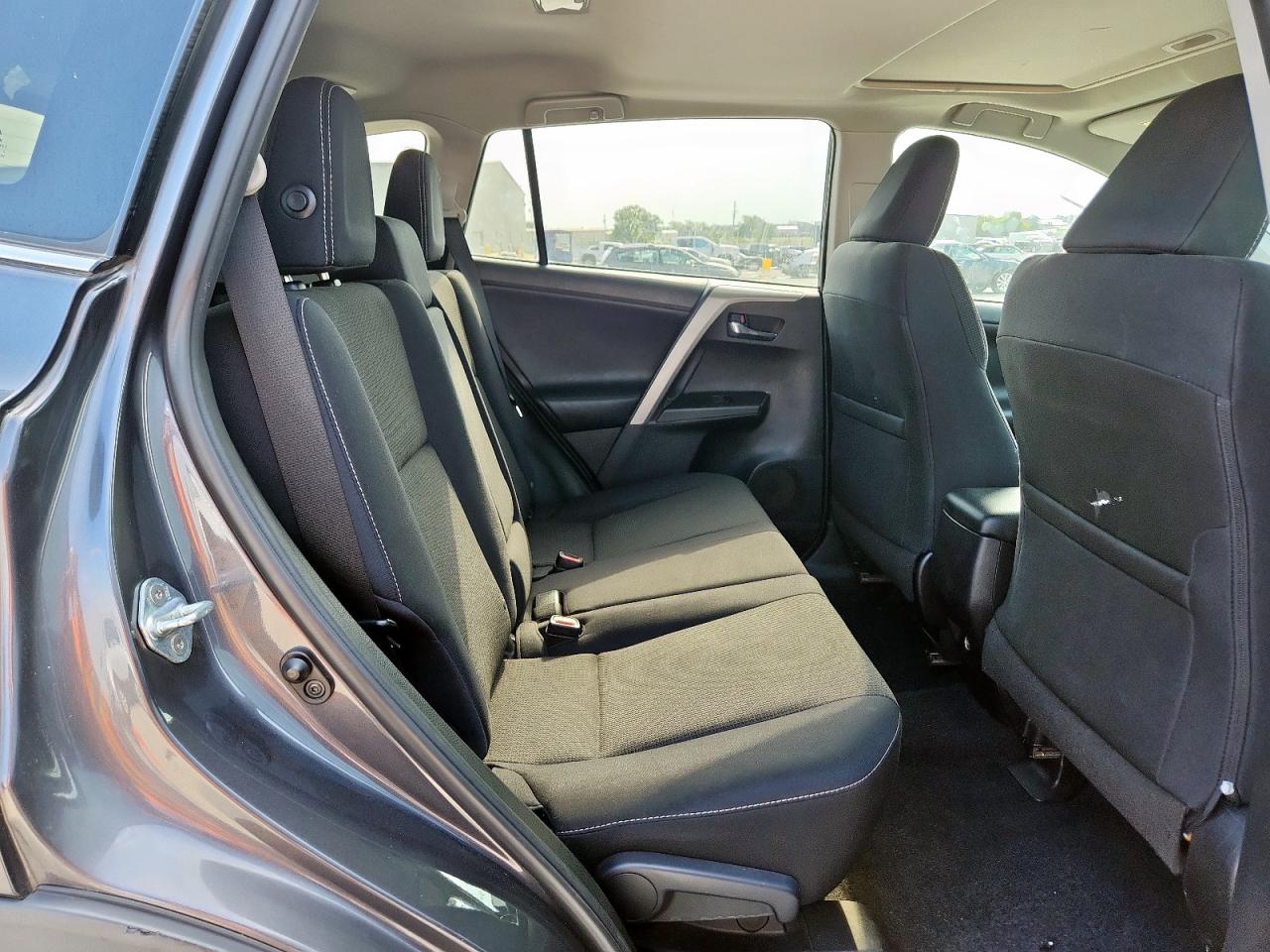 2017 Toyota Rav4 Xle VIN: 2T3WFREV7HW377336 Lot: 70551185