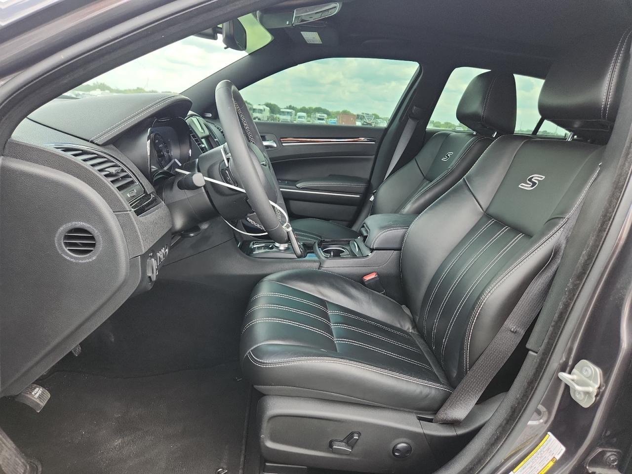 2023 Chrysler 300 S VIN: 2C3CCABG7PH648739 Lot: 67993985