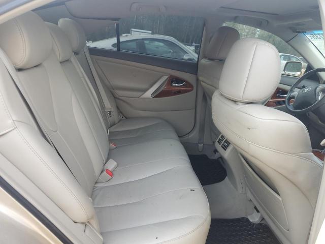 2011 TOYOTA CAMRY SE  