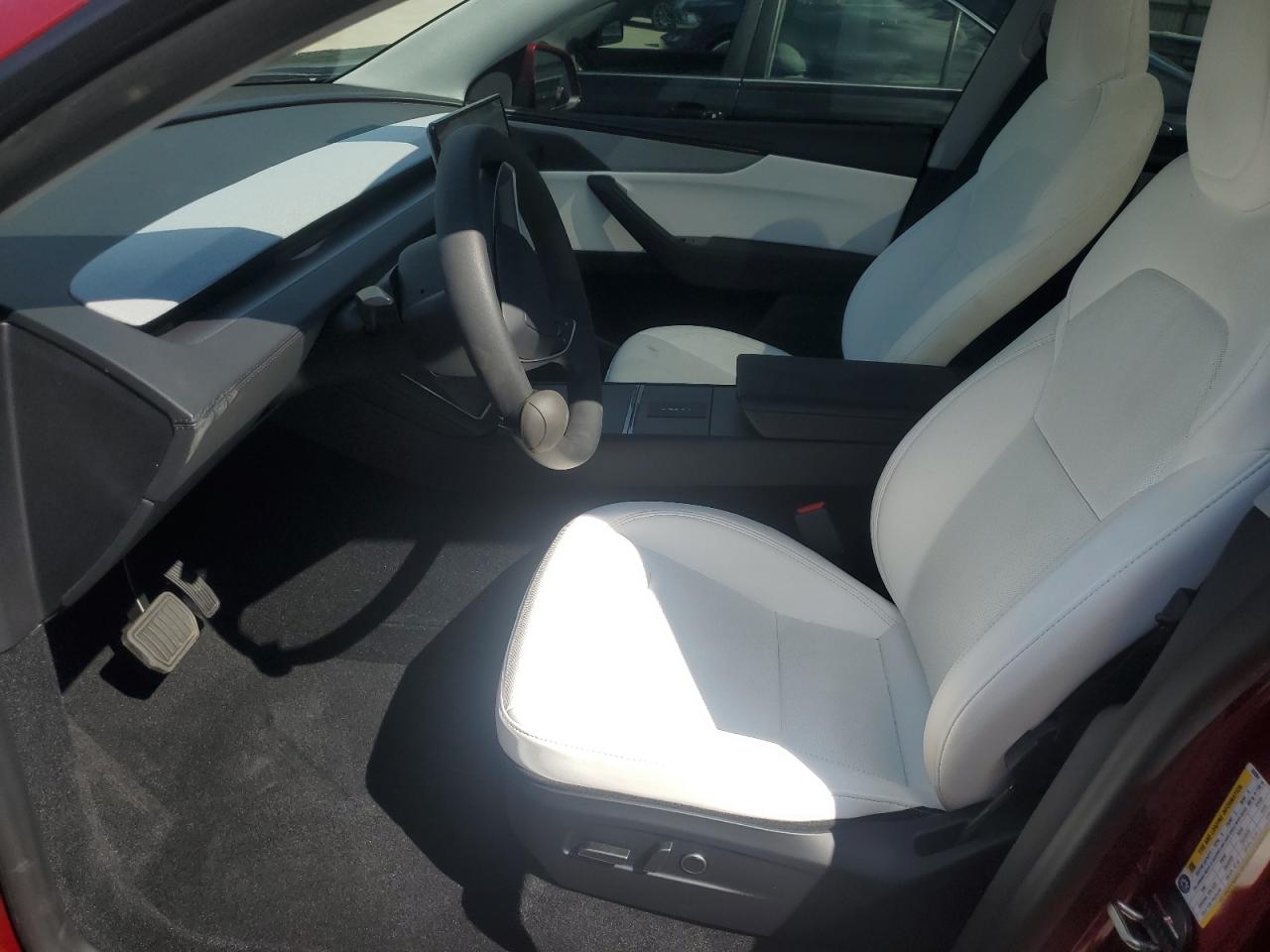 2026 Tesla Model Y VIN: 7SAYGDEE7TF363964 Lot: 70137845