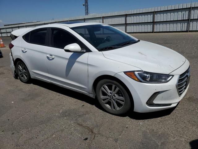  HYUNDAI ELANTRA 2017 Белы
