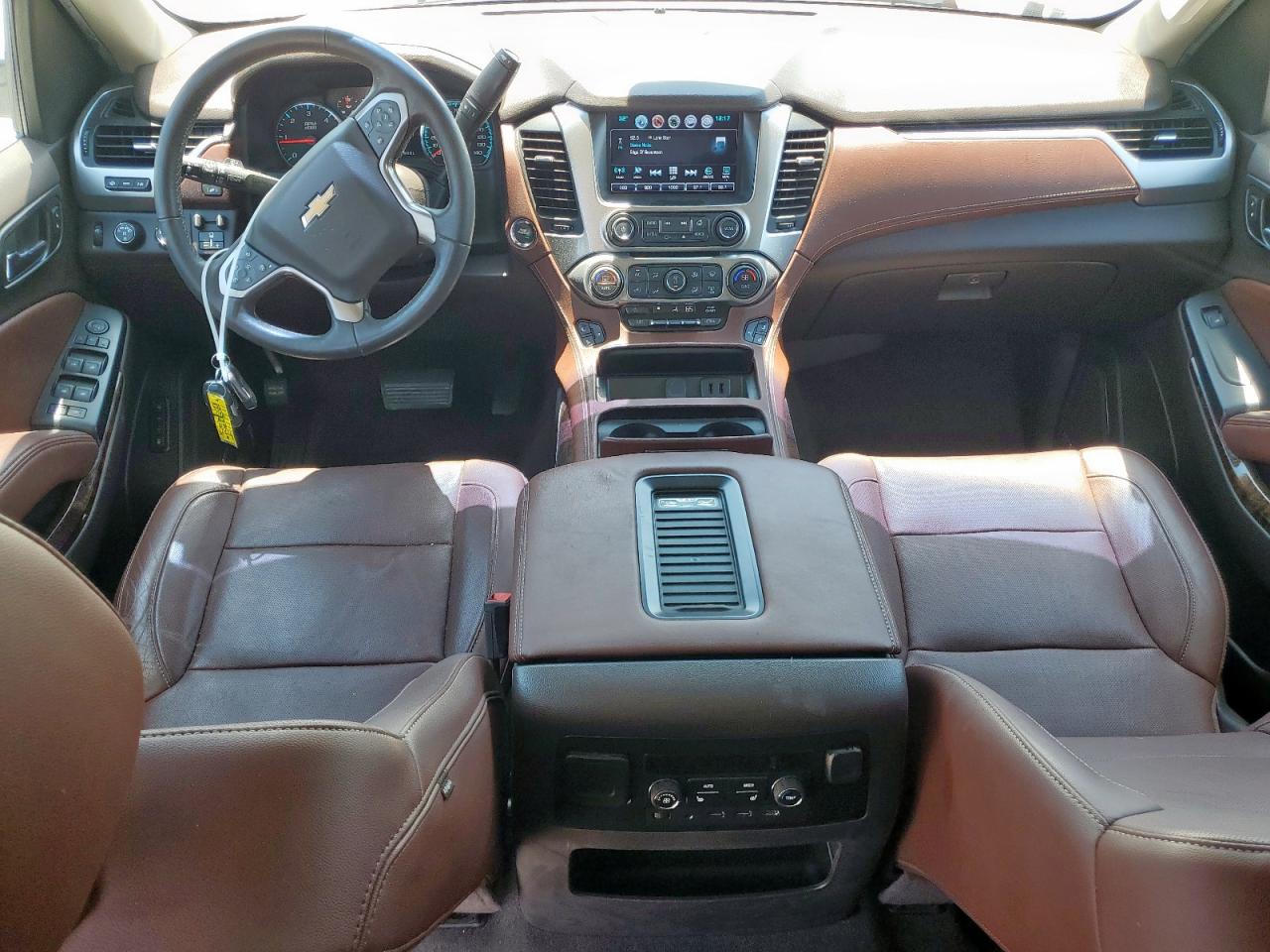 2018 Chevrolet Suburban K1500 Premier VIN: 1GNSKJKC7JR355588 Lot: 68541705