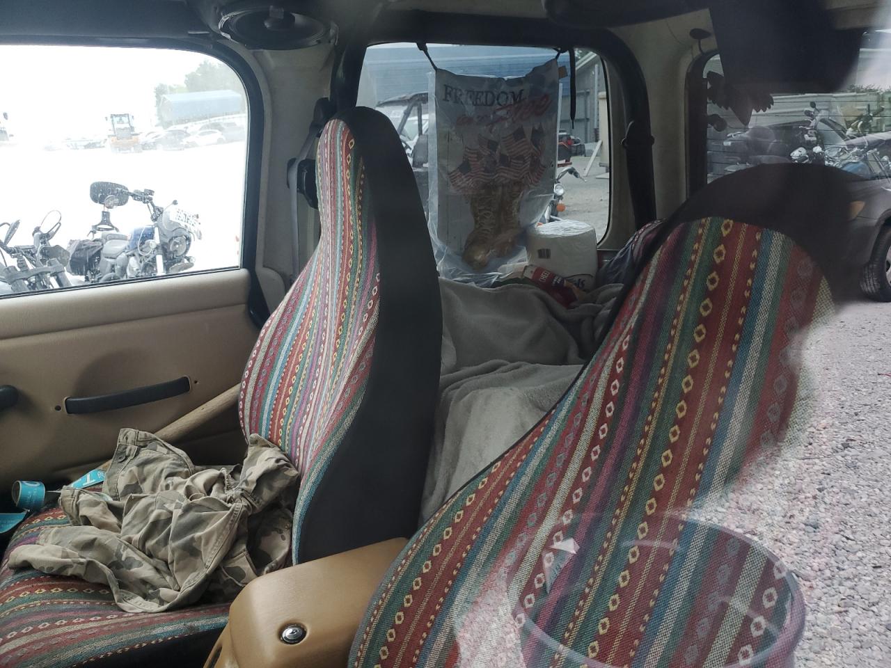 2000 Jeep Wrangler / Tj Se VIN: 1J4FA29P6YP724100 Lot: 69690835