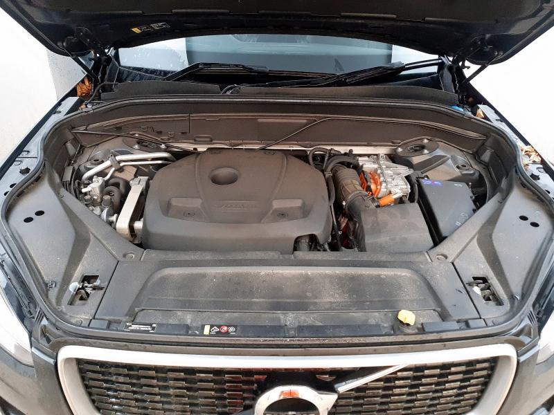 2017 VOLVO XC90 T8 R-