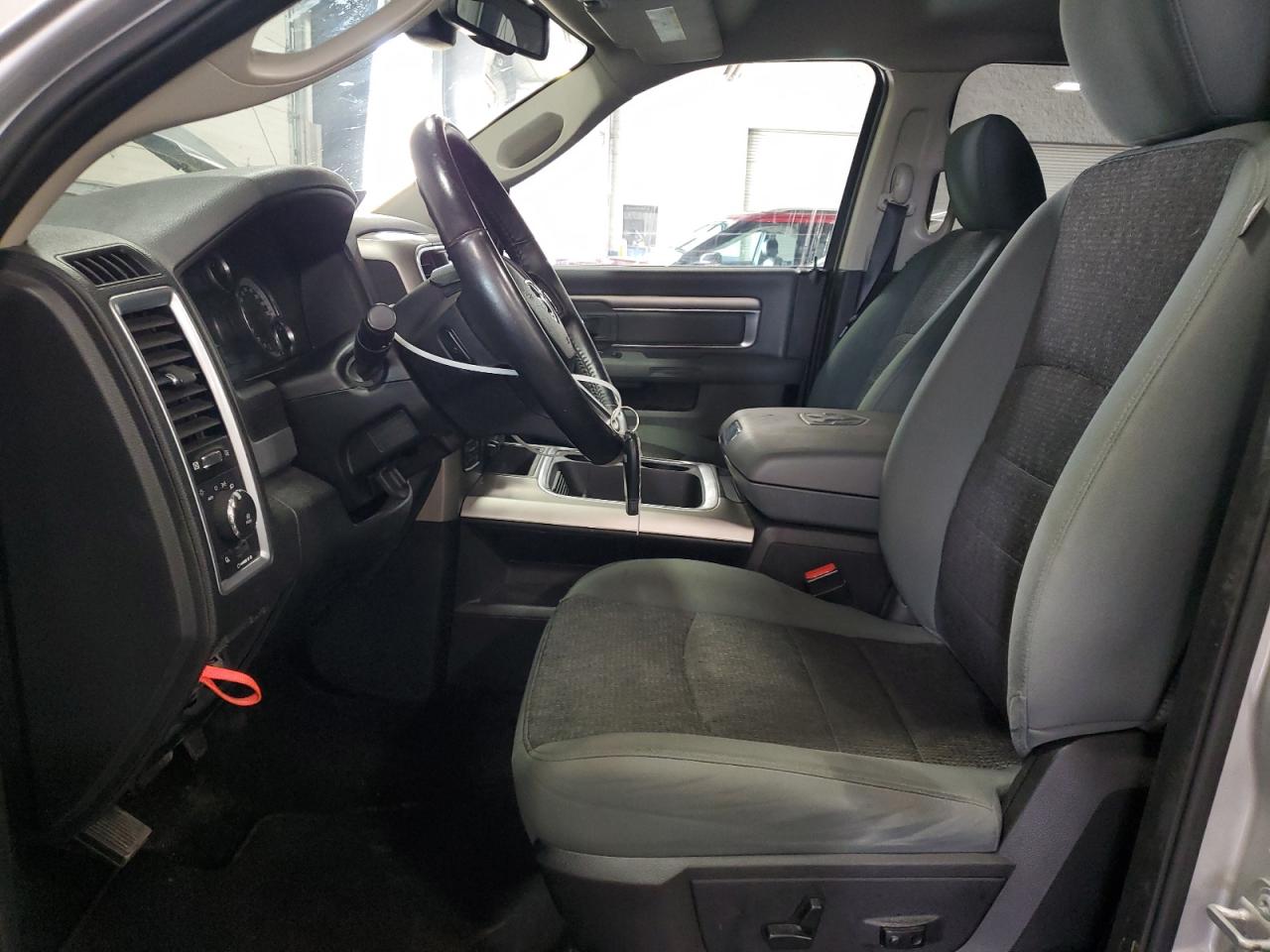 1C6RR7TTXHS694814 2017 Ram 1500 Slt