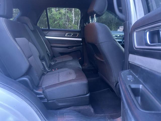 Parquets FORD EXPLORER 2017 Biały