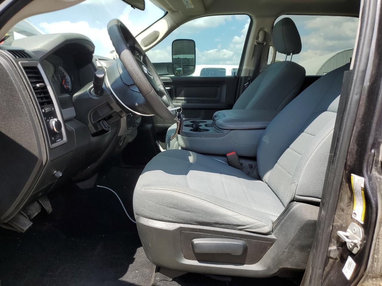 2018 Ram 2500 St VIN: 3C6UR5CL3JG425453 Lot: 70153975