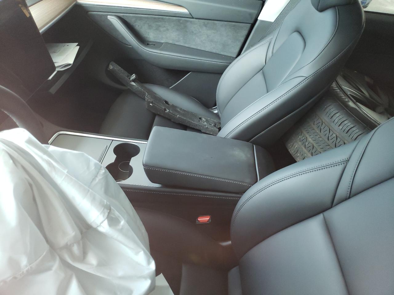 2025 Tesla Model Y VIN: 7SAYGDED9SF246277 Lot: 70370495