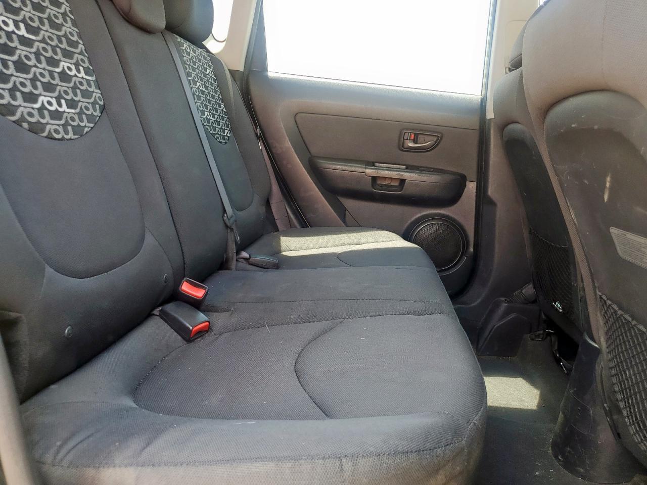 2011 Kia Soul + VIN: KNDJT2A29B7340068 Lot: 70486525