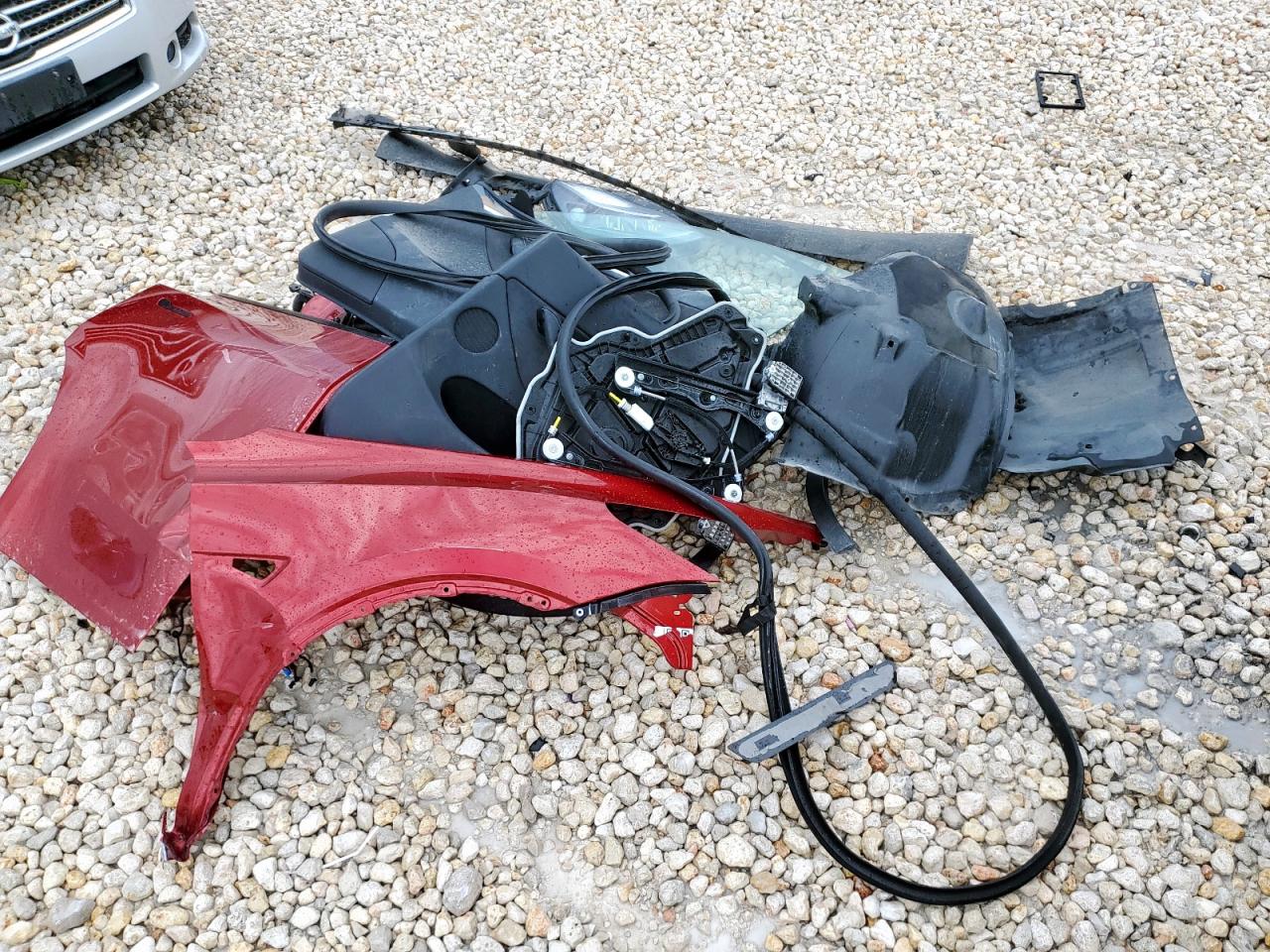 2024 Tesla Model Y VIN: 7SAYGDEF2RA327341 Lot: 66152245