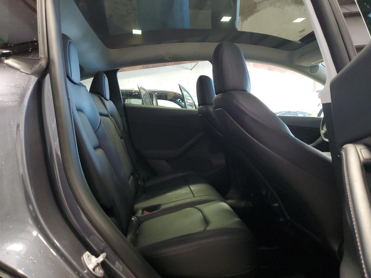 2022 Tesla Model Y VIN: 7SAYGDEF9NF401058 Lot: 68464565