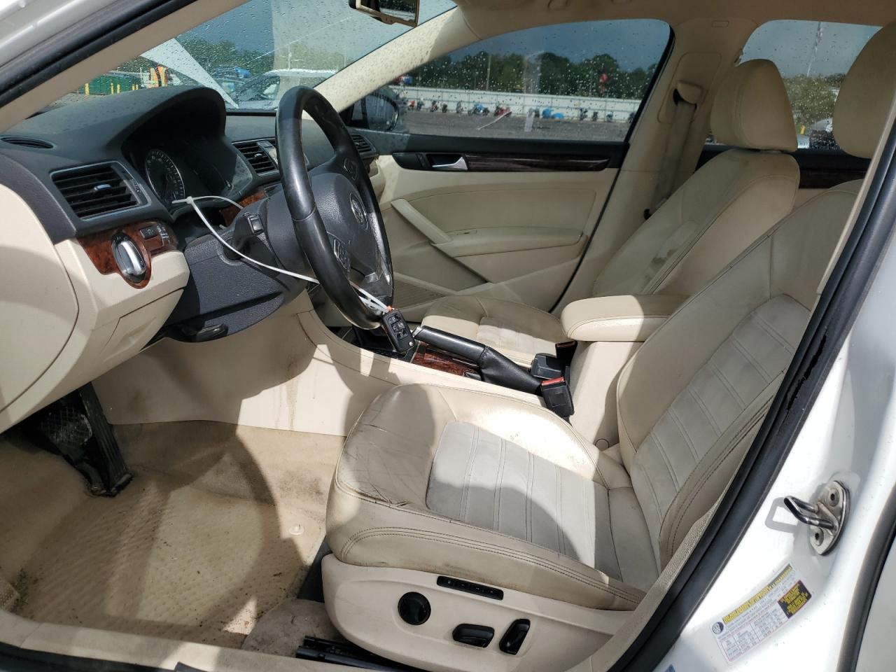 2012 Volkswagen Passat Sel VIN: 1VWCN7A32CC071359 Lot: 68842525