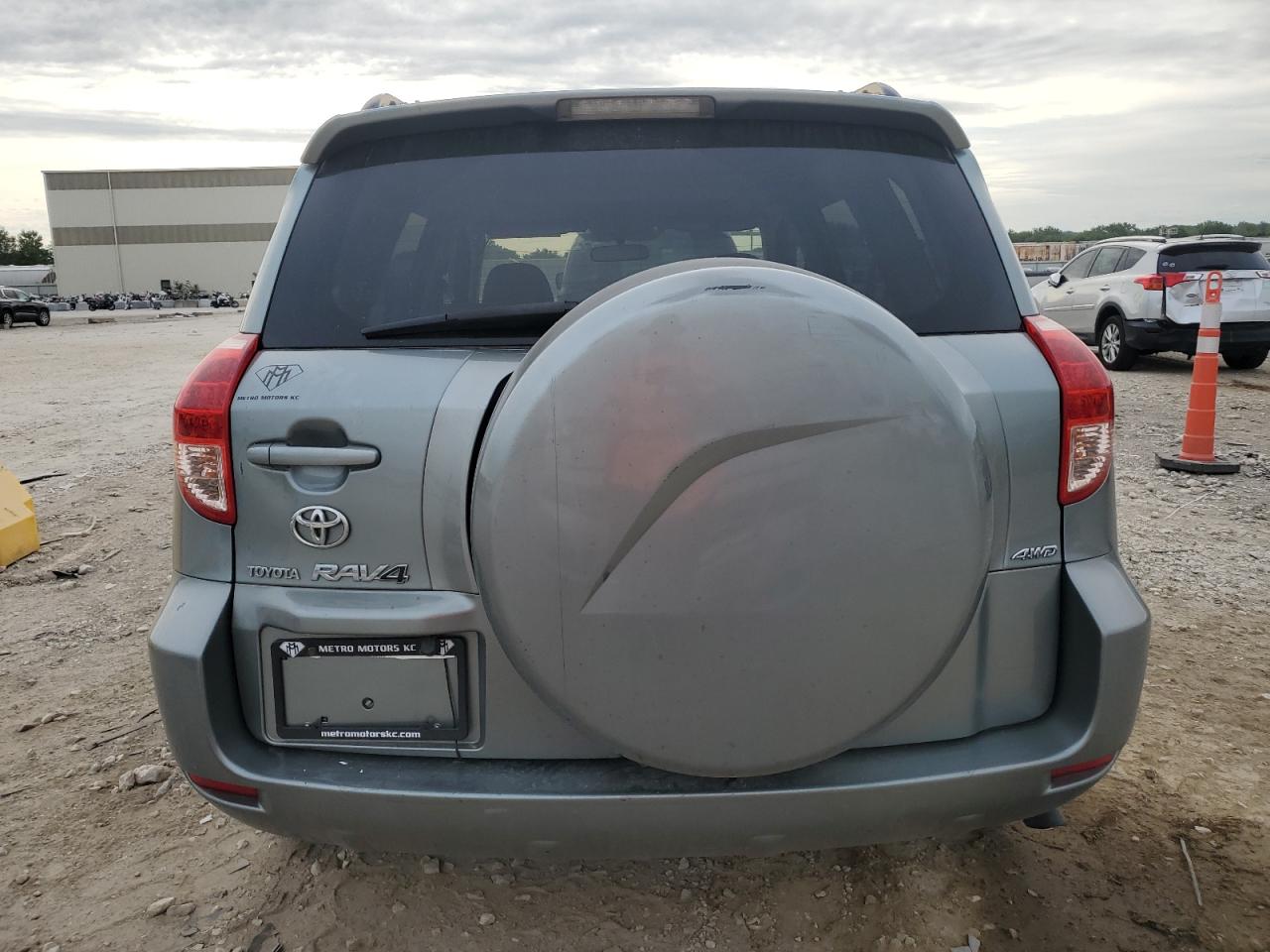 2008 Toyota Rav4 Limited VIN: JTMBK31V186029398 Lot: 70654075