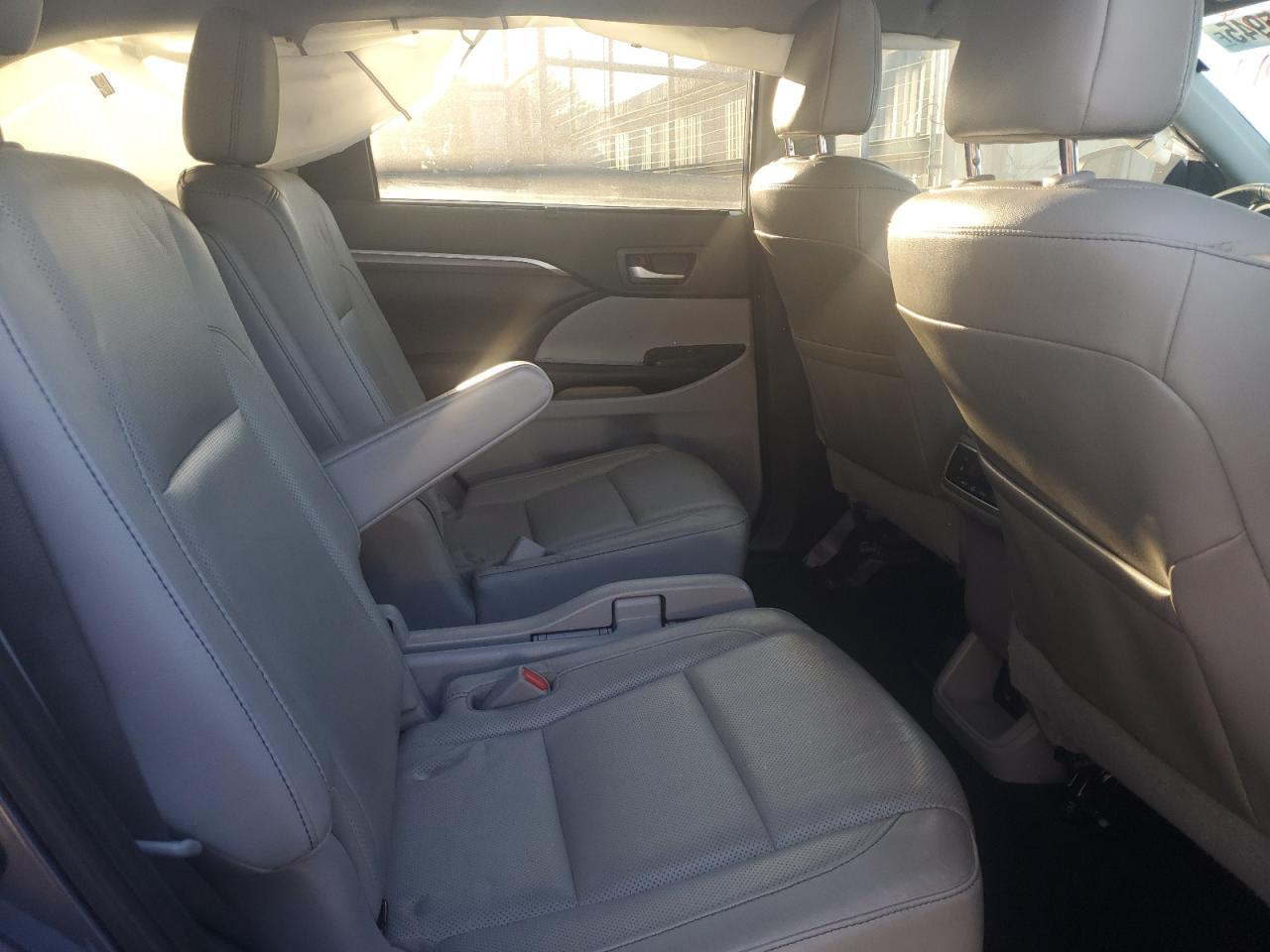 2019 Toyota Highlander Limited VIN: 5TDYZRFHXKS353856 Lot: 70135945