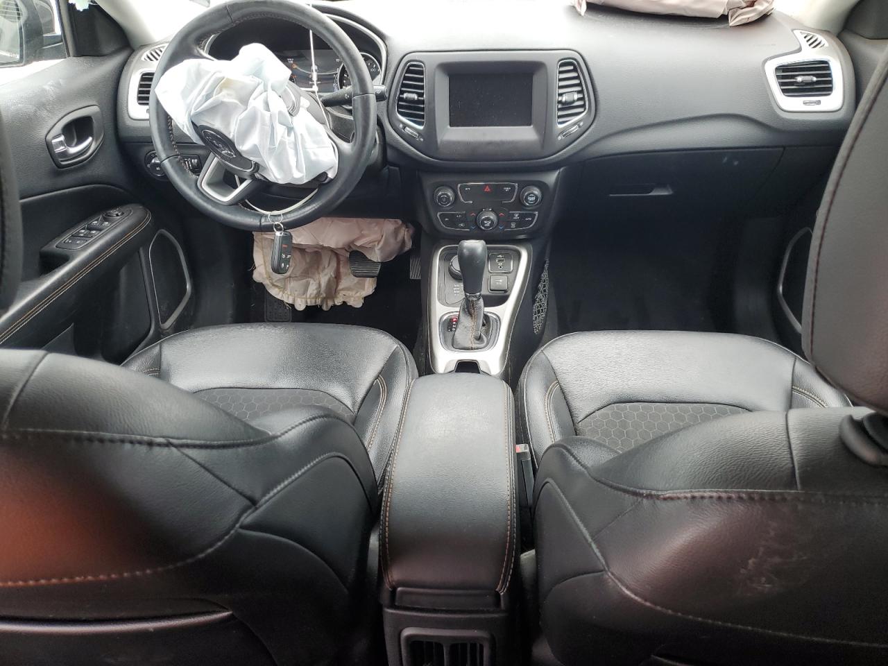 2019 Jeep Compass Latitude VIN: 3C4NJDBBXKT654034 Lot: 70139215