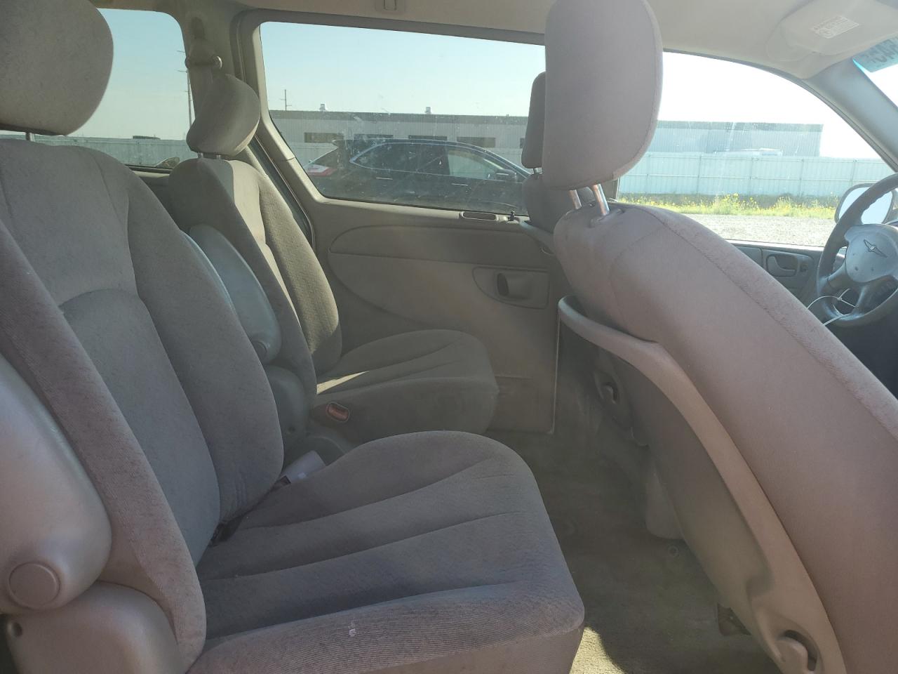 2002 Chrysler Town & Country Lx VIN: 2C4GP44362R793349 Lot: 69251645