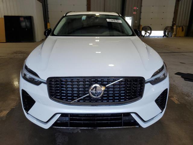  VOLVO XC60 PLUS 2025 Белы