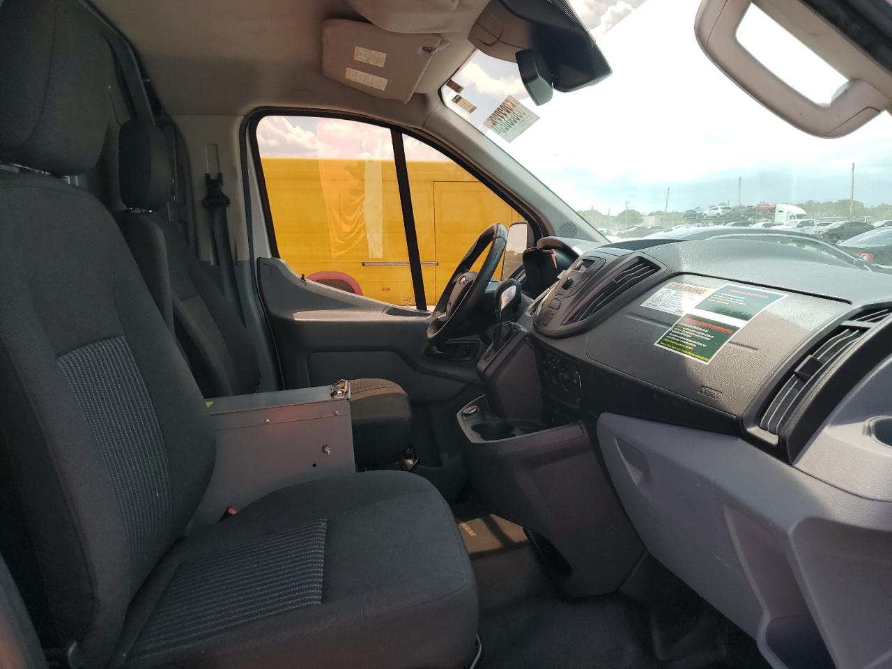 2017 Ford Transit T-150 VIN: 1FTYE1ZM8HKA49981 Lot: 68833325